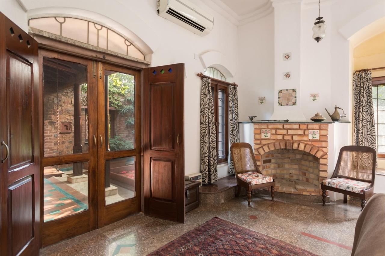 Hostie Chinar Haveli - Heritage Home With Pool, Гургаон Экстерьер фото