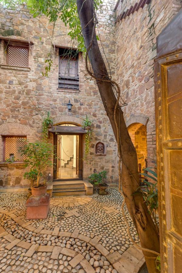Hostie Chinar Haveli - Heritage Home With Pool, Гургаон Экстерьер фото