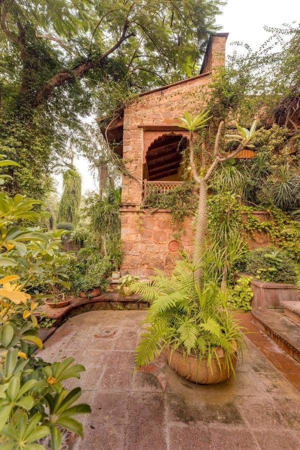 Hostie Chinar Haveli - Heritage Home With Pool, Гургаон Экстерьер фото